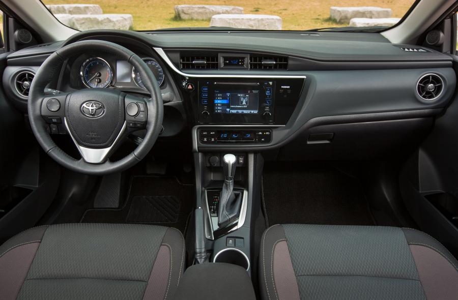  Toyota Corolla LE 2016 года  (US) (фото 15 из 17)